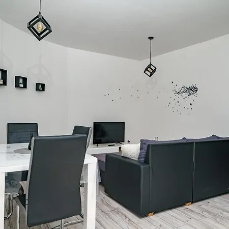 Zinfandel Apartment