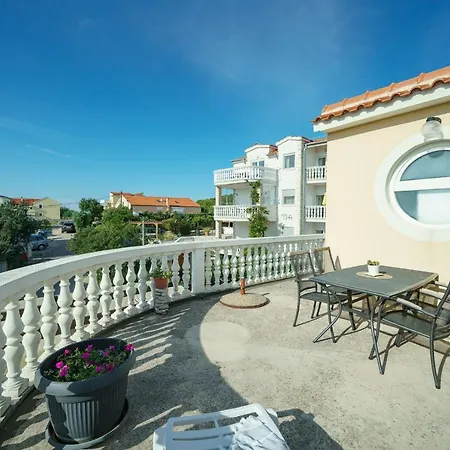 דירה Zinfandel *