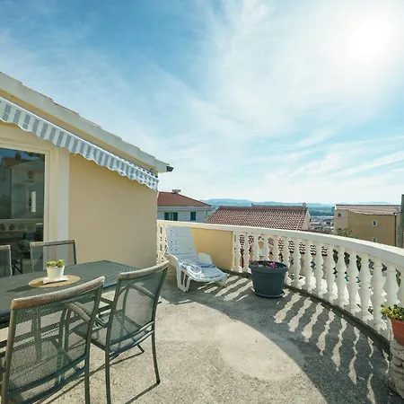Zinfandel Apartment