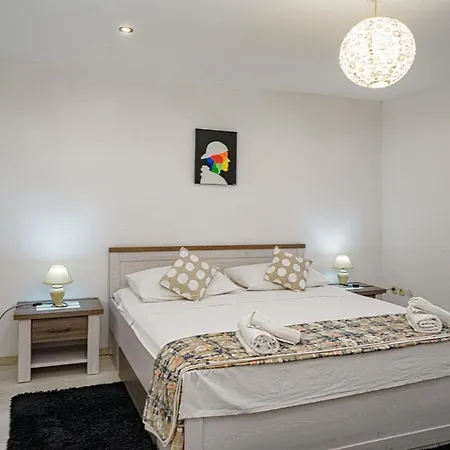 דירה Zinfandel וודיצה