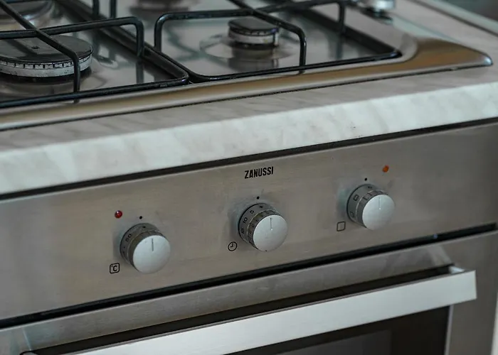 아파트 Zinfandel *